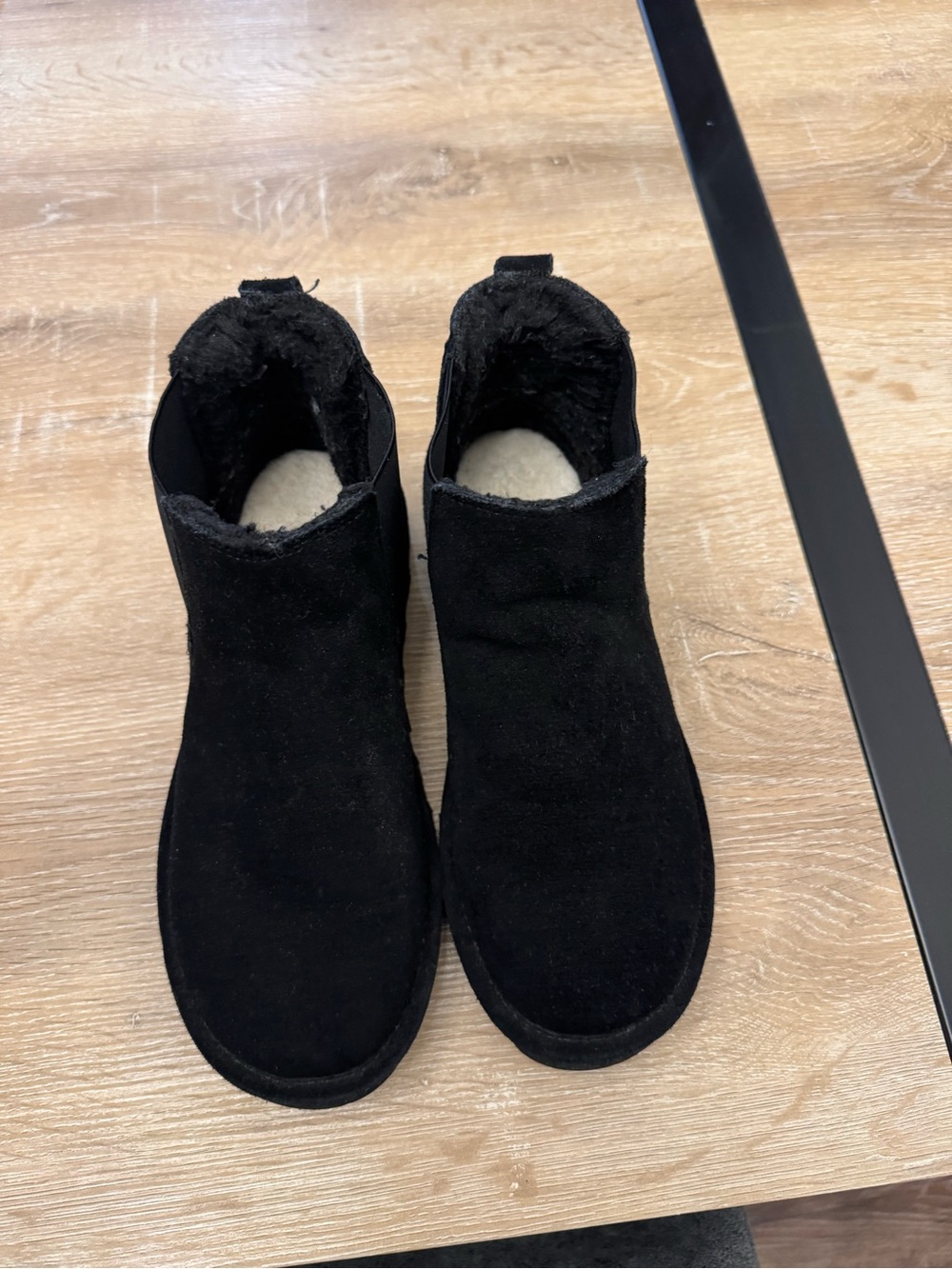 BearPaw Women's Black Suede Short Ankle Booties